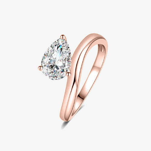 1.5ct Pear-Cut Moissanite Engagment Ring
