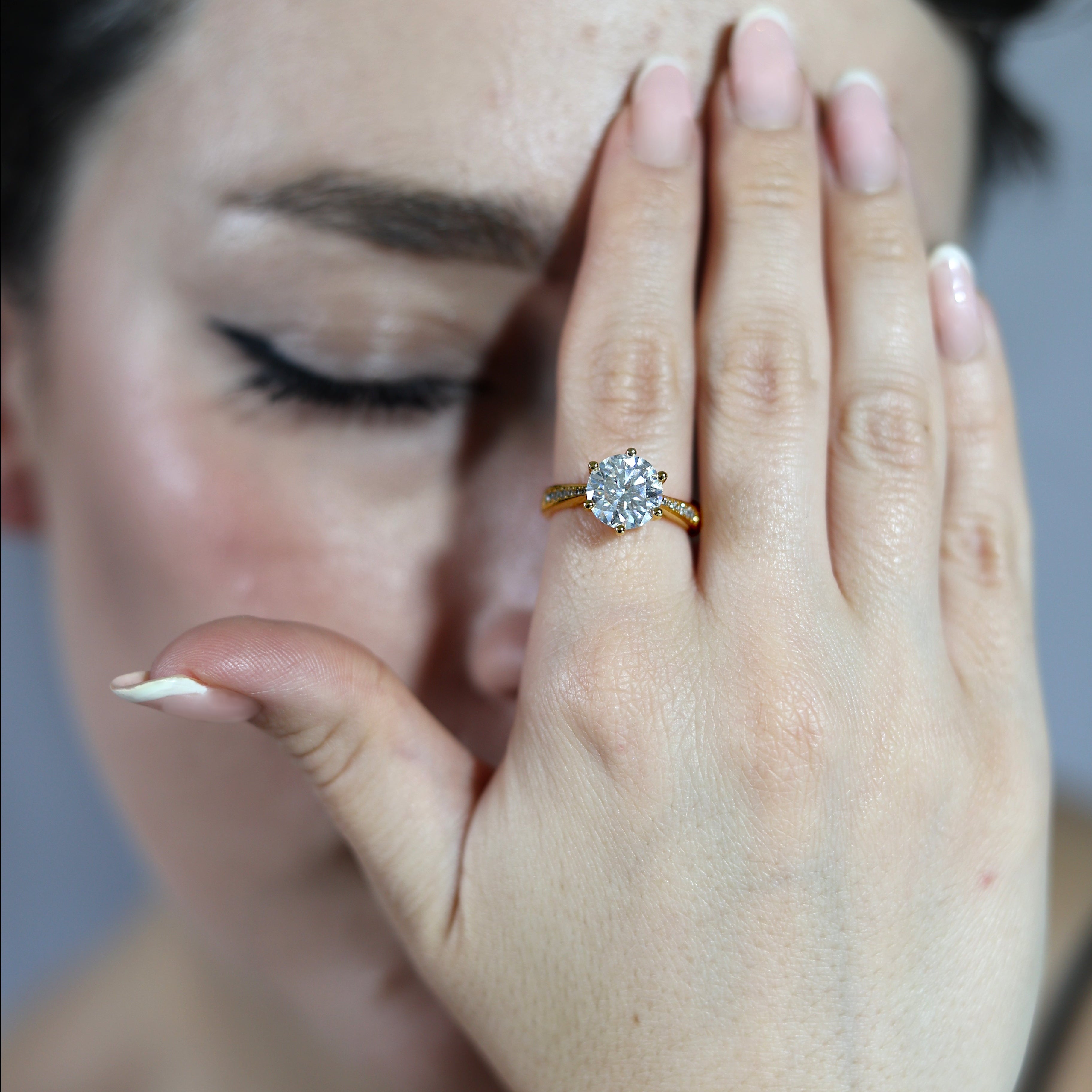 3.0ct Round-Cut Unique Pavé Moissanite Engagment Ring