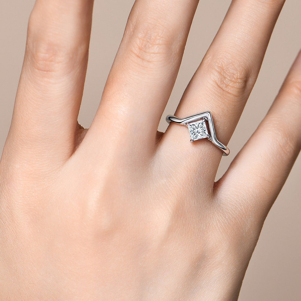 0.8ct Princess-Cut Moissanite Engagement Ring